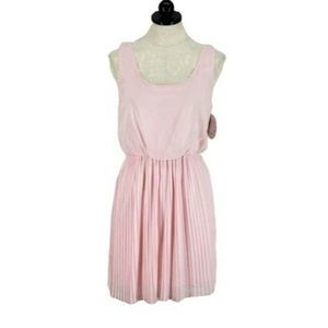 Madelynn Entourage Women's Pink Pleated Skirt Sleeveless‎ Dress Size Medium